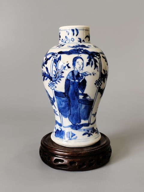 古玩陶瓷青花人物故事雞腿瓶真品鑒賞圖