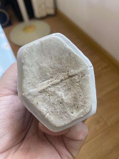 古玩陶瓷白釉六方花觚真品鑒賞圖