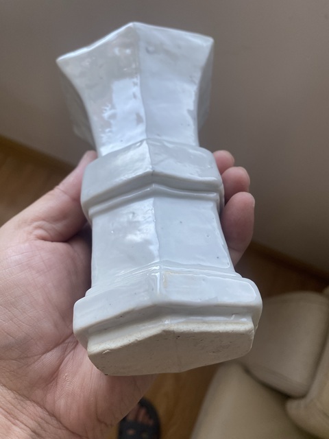 古玩陶瓷白釉六方花觚真品鑒賞圖
