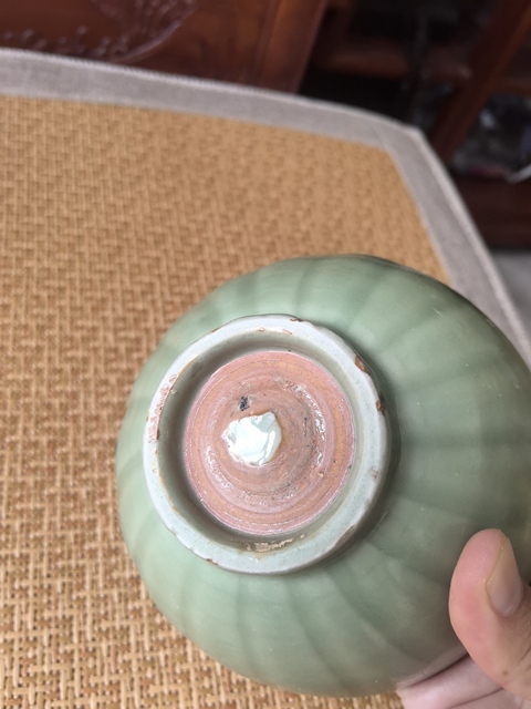 古玩陶瓷龍泉劃花碗真品鑒賞圖