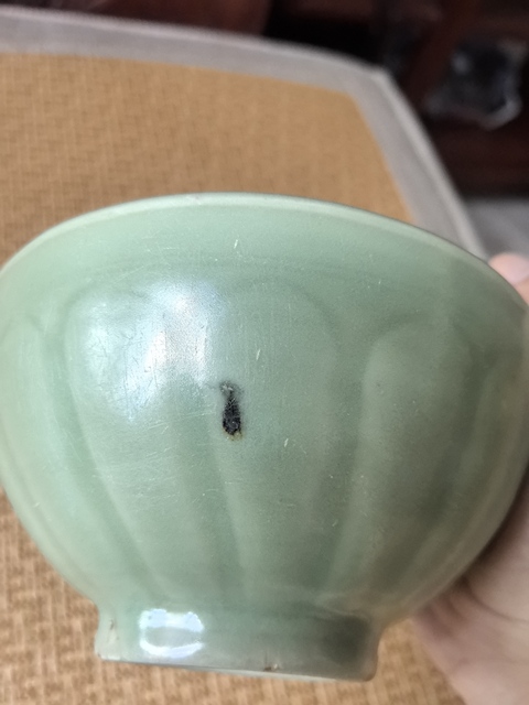 古玩陶瓷龍泉劃花碗真品鑒賞圖