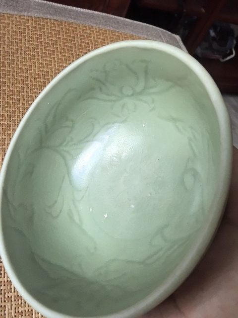 古玩陶瓷龍泉劃花碗真品鑒賞圖