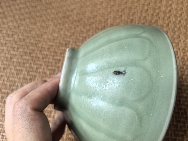 古玩陶瓷龍泉劃花碗真品鑒賞圖