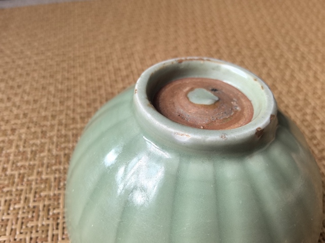 古玩陶瓷龍泉劃花碗真品鑒賞圖