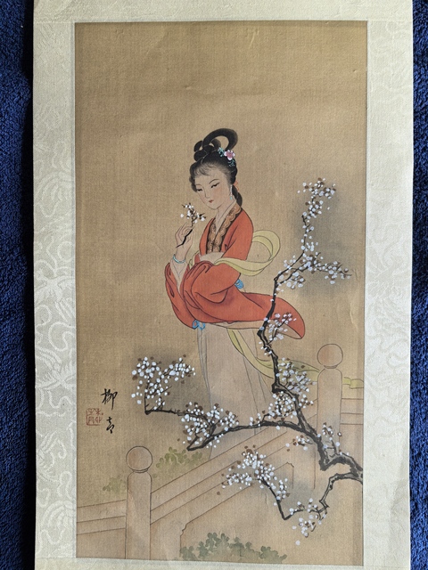 古玩字畫柳葛沾花仕女立軸真品鑒賞圖
