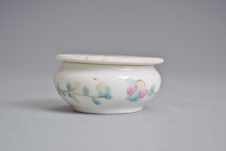 古玩陶瓷清晚粉彩人物紋蓋盒真品鑒賞圖