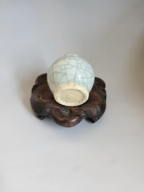 古玩陶瓷哥釉水盂真品鑒賞圖