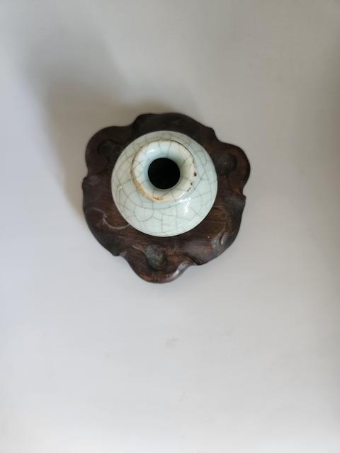 古玩陶瓷哥釉水盂真品鑒賞圖