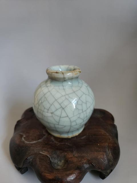 古玩陶瓷哥釉水盂真品鑒賞圖