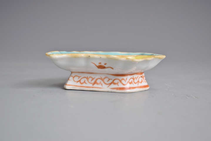 古玩陶瓷清晚粉彩雙色葉型隔碟真品鑒賞圖