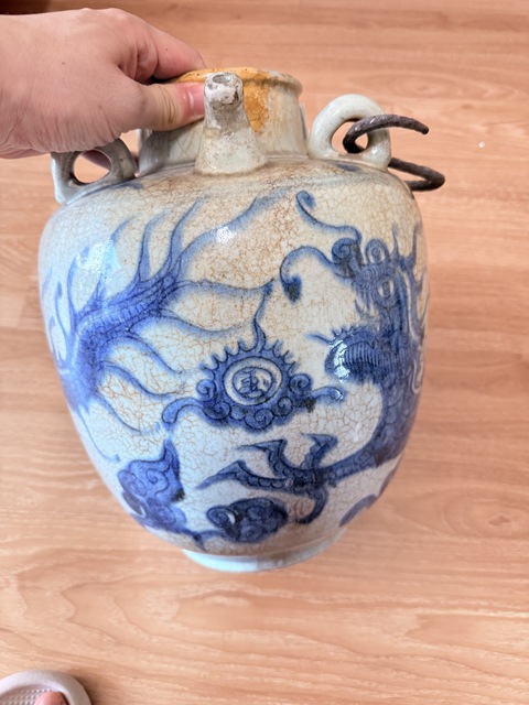 古玩陶瓷龍紋青花壺真品鑒賞圖