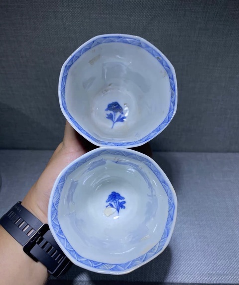 古玩陶瓷青花花卉紋八方杯真品鑒賞圖