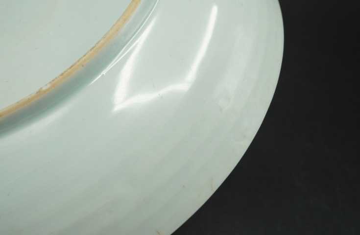 古玩陶瓷18世紀 粉彩花卉紋盤真品鑒賞圖
