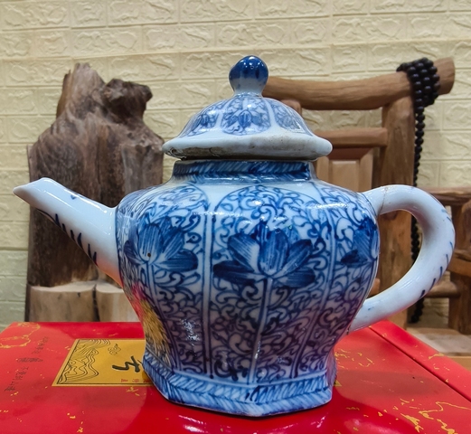 古玩陶瓷清康熙 青花纏枝花卉紋壺真品鑒賞圖