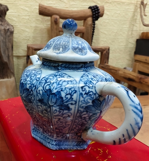 古玩陶瓷清康熙 青花纏枝花卉紋壺真品鑒賞圖