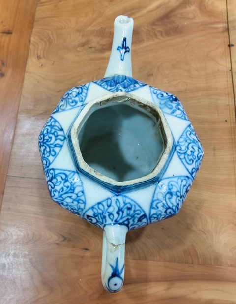古玩陶瓷清康熙 青花纏枝花卉紋壺真品鑒賞圖