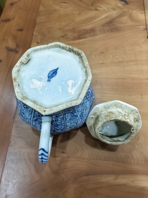 古玩陶瓷清康熙 青花纏枝花卉紋壺真品鑒賞圖