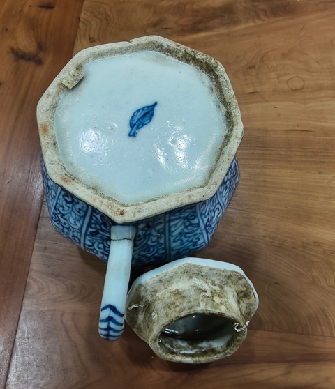 古玩陶瓷清康熙 青花纏枝花卉紋壺真品鑒賞圖