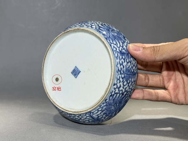 古玩陶瓷清中期·青花福壽纏枝蓮紋調色盤真品鑒賞圖