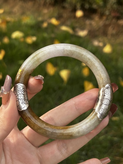 古玩玉器清代秋香色鑲金箔老翡翠圓條拍賣,當前價格4900元
