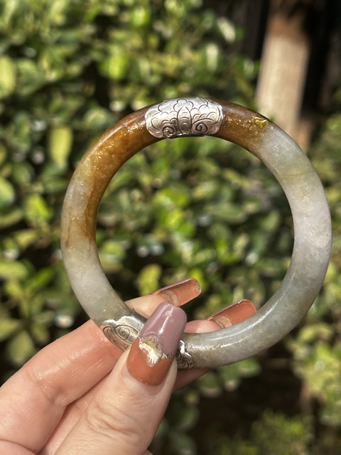 古玩玉器清代秋香色鑲金箔老翡翠圓條拍賣,當前價格4900元