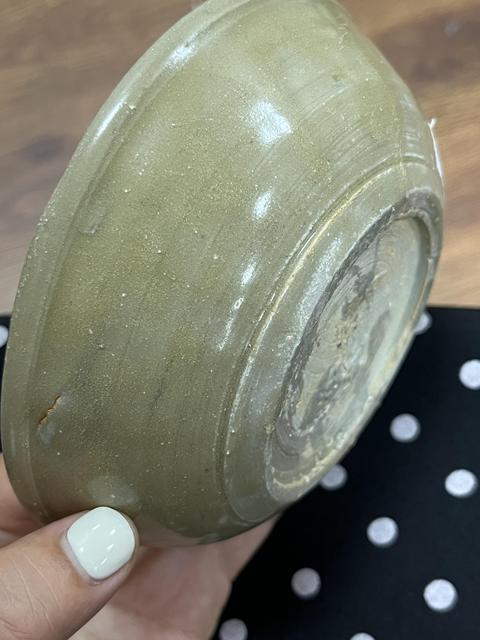 古玩陶瓷龍泉窯印花臥足洗真品鑒賞圖