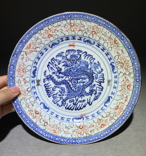 古玩陶瓷玲瓏瓷龍紋盤真品鑒賞圖