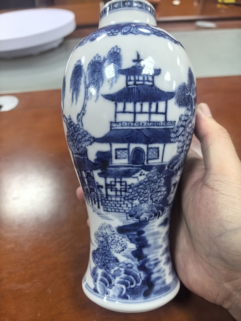 古玩陶瓷青花山水人物梅瓶真品鑒賞圖