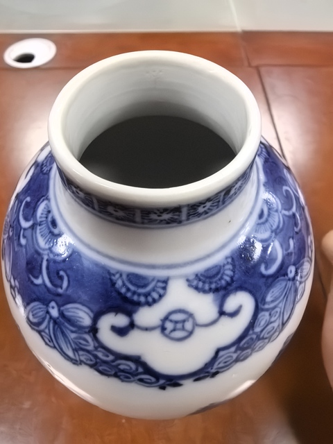 古玩陶瓷青花山水人物梅瓶真品鑒賞圖