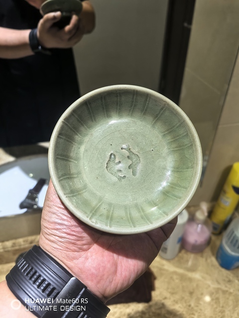 古玩陶瓷龍泉青瓷雙魚洗真品鑒賞圖