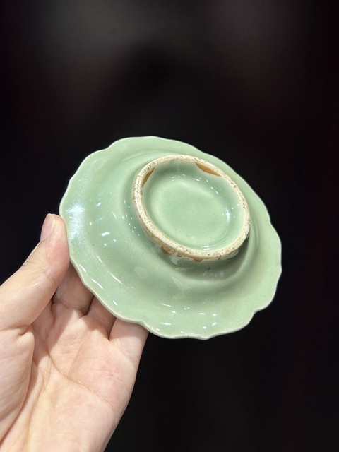 古玩陶瓷青釉印花盤拍賣,當前價格800元