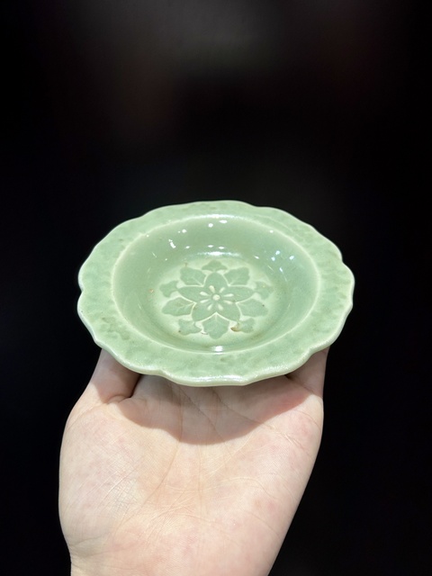古玩陶瓷青釉印花盤拍賣,當前價格800元