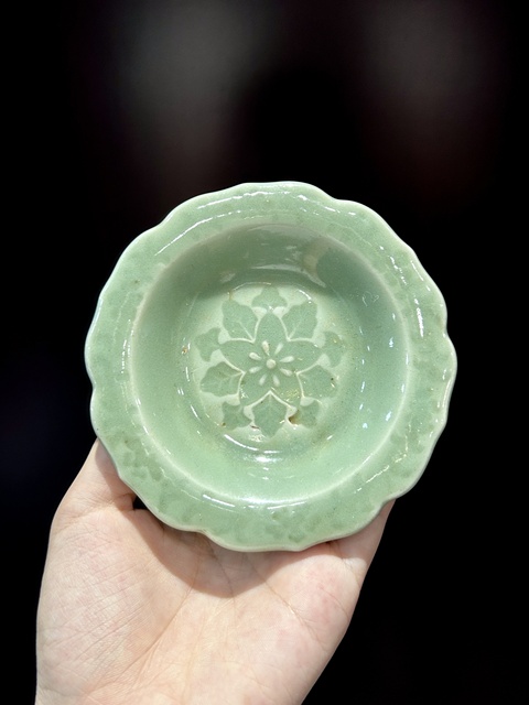 古玩陶瓷青釉印花盤拍賣,當前價格800元