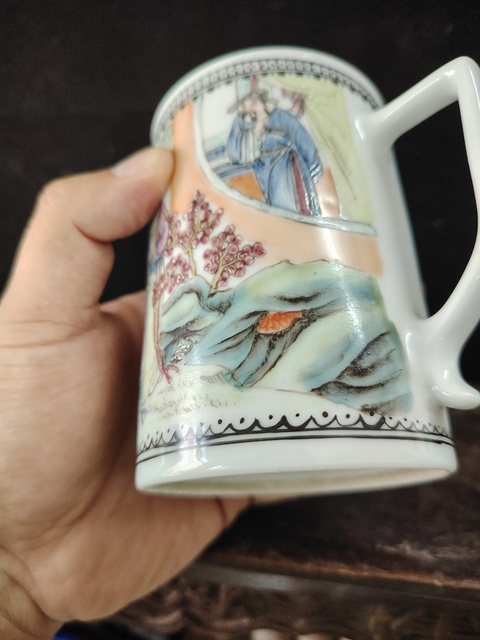 古玩陶瓷粉彩人物把杯拍賣,當前價格1999元