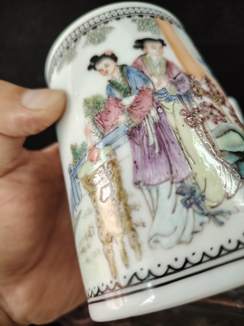 古玩陶瓷粉彩人物把杯拍賣,當前價格1999元