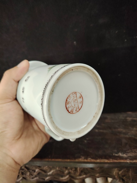 古玩陶瓷粉彩人物把杯拍賣,當前價格1999元
