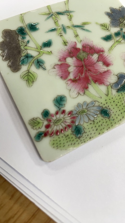 古玩陶瓷花卉紋瓷板畫真品鑒賞圖