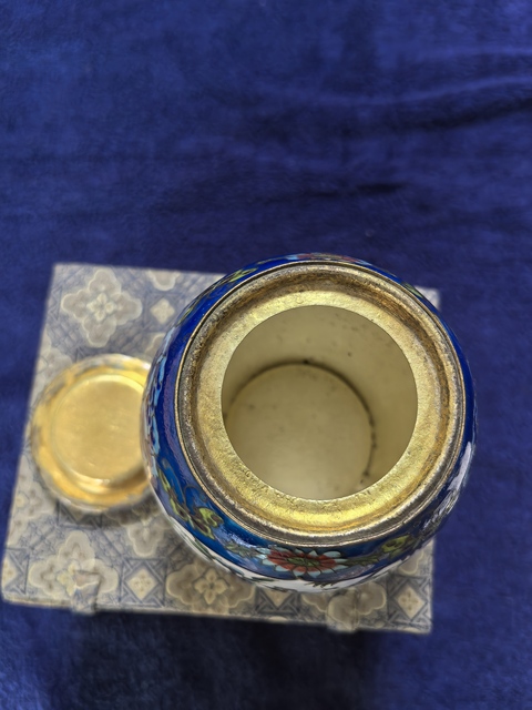 古玩陶瓷銅胎掐絲琺瑯茶葉罐真品鑒賞圖
