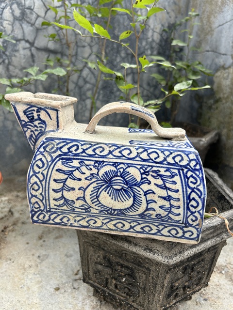 古玩陶瓷清中期青花虎子拍賣,當前價格398元