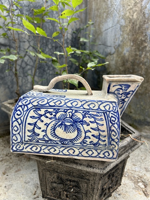 古玩陶瓷清中期青花虎子拍賣,當前價格398元