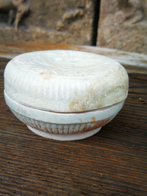 古玩陶瓷云市窯粉盒真品鑒賞圖