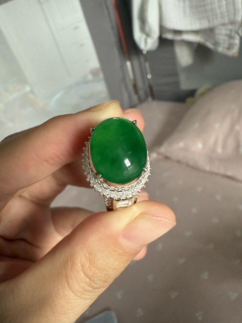 古玩玉器染色非天然翡翠戒指真品鑒賞圖