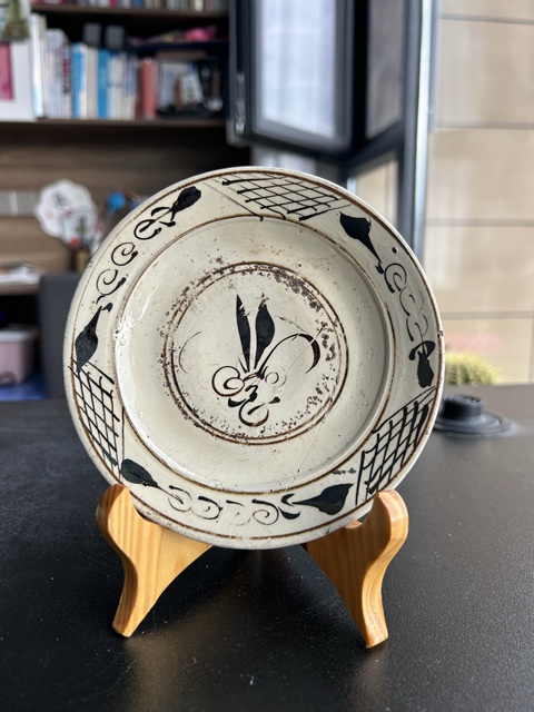 古玩陶瓷磁州窯白地黑花盤真品鑒賞圖
