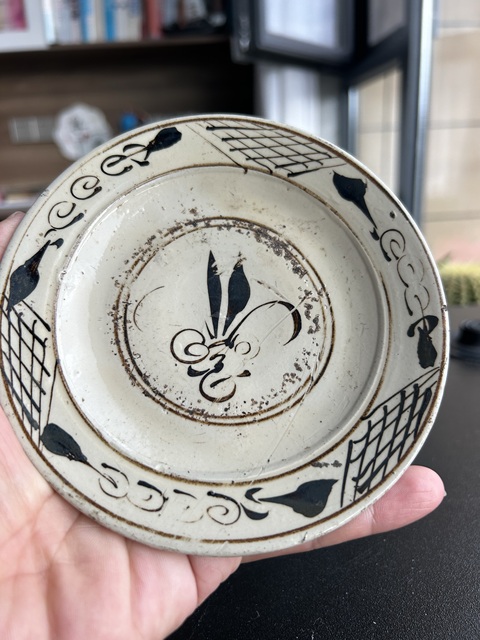 古玩陶瓷磁州窯白地黑花盤真品鑒賞圖