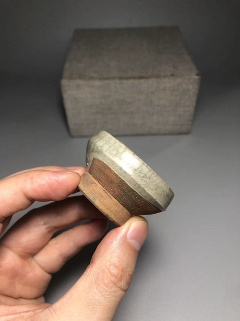 古玩陶瓷龍泉青釉油燈真品鑒賞圖