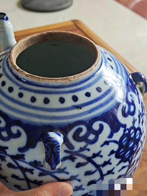 古玩陶瓷花卉紋青花罐真品鑒賞圖