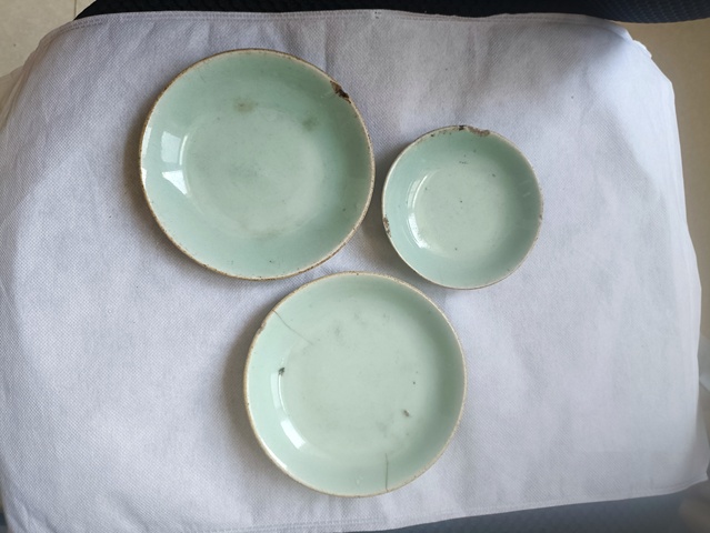 古玩陶瓷豆青釉盤真品鑒賞圖