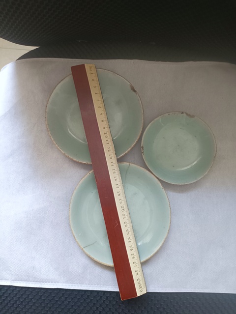 古玩陶瓷豆青釉盤真品鑒賞圖
