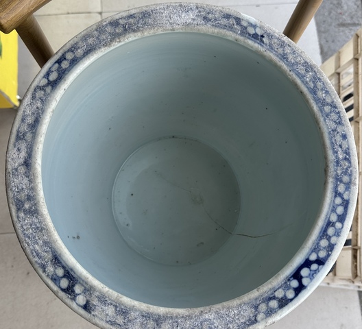 古玩陶瓷山水紋青花缸真品鑒賞圖