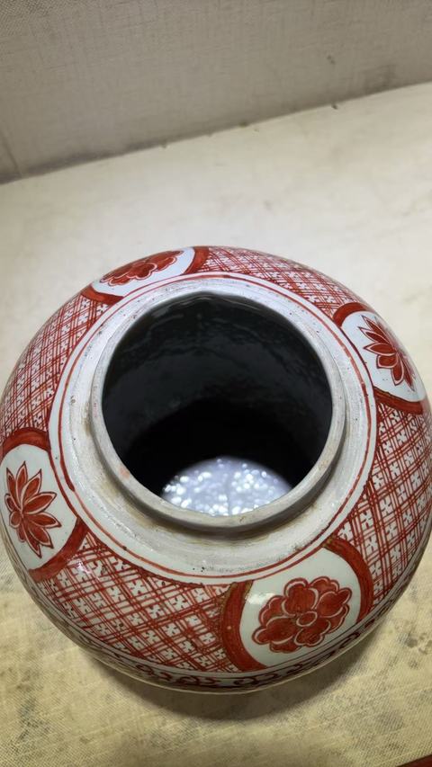 古玩陶瓷哥釉礬紅龍紋罐真品鑒賞圖
